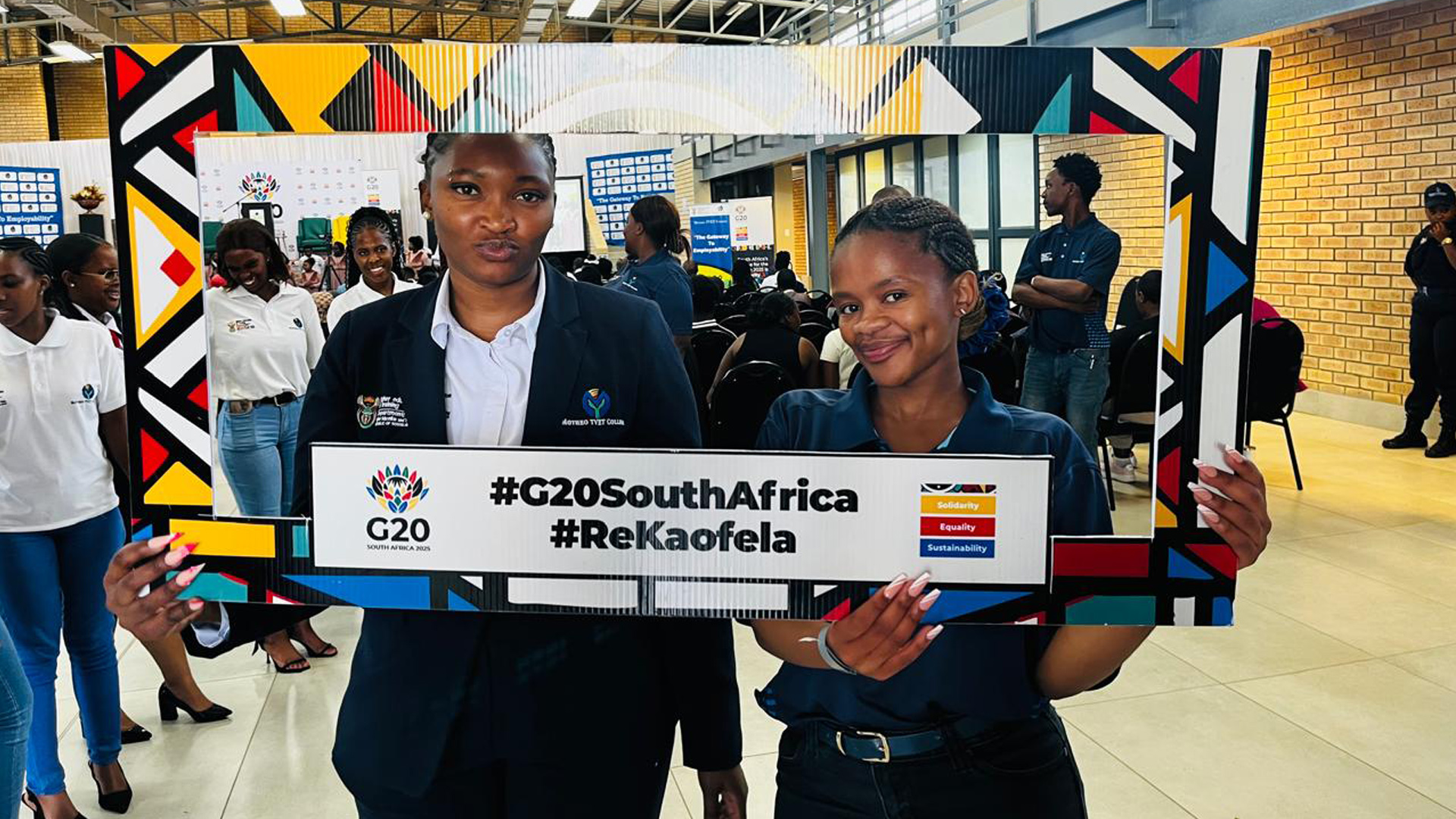 Deputy Minister in the Presidency, Ms. Mhlauli, hosts a G20 dialogue with students in the Free State