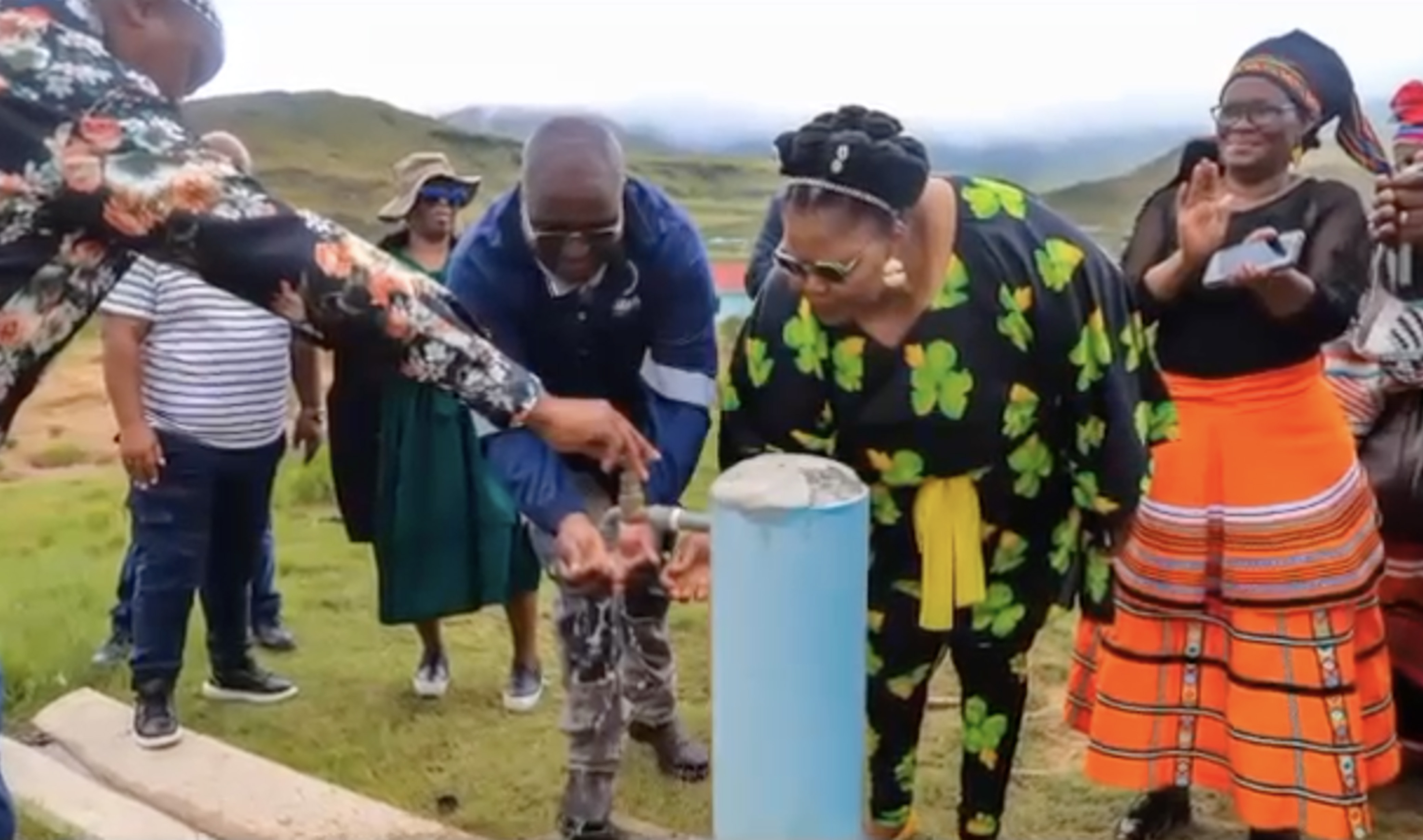 Minister Pemmy Majodina handing over Lubisi Water Treatment Works in the Eastern Cape