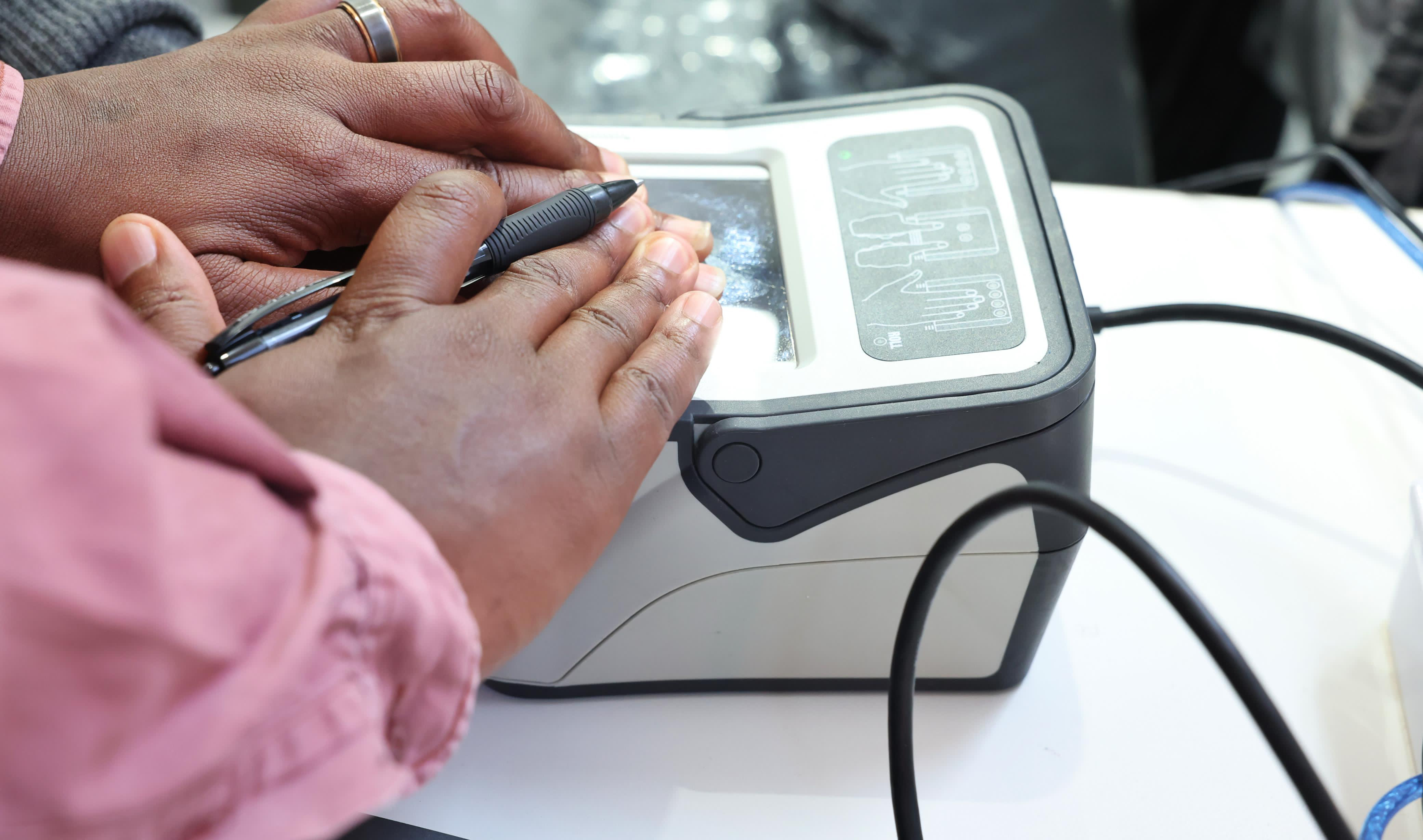 Minister of Home Affairs unveils the New Technology to be Utilised at South African Borders