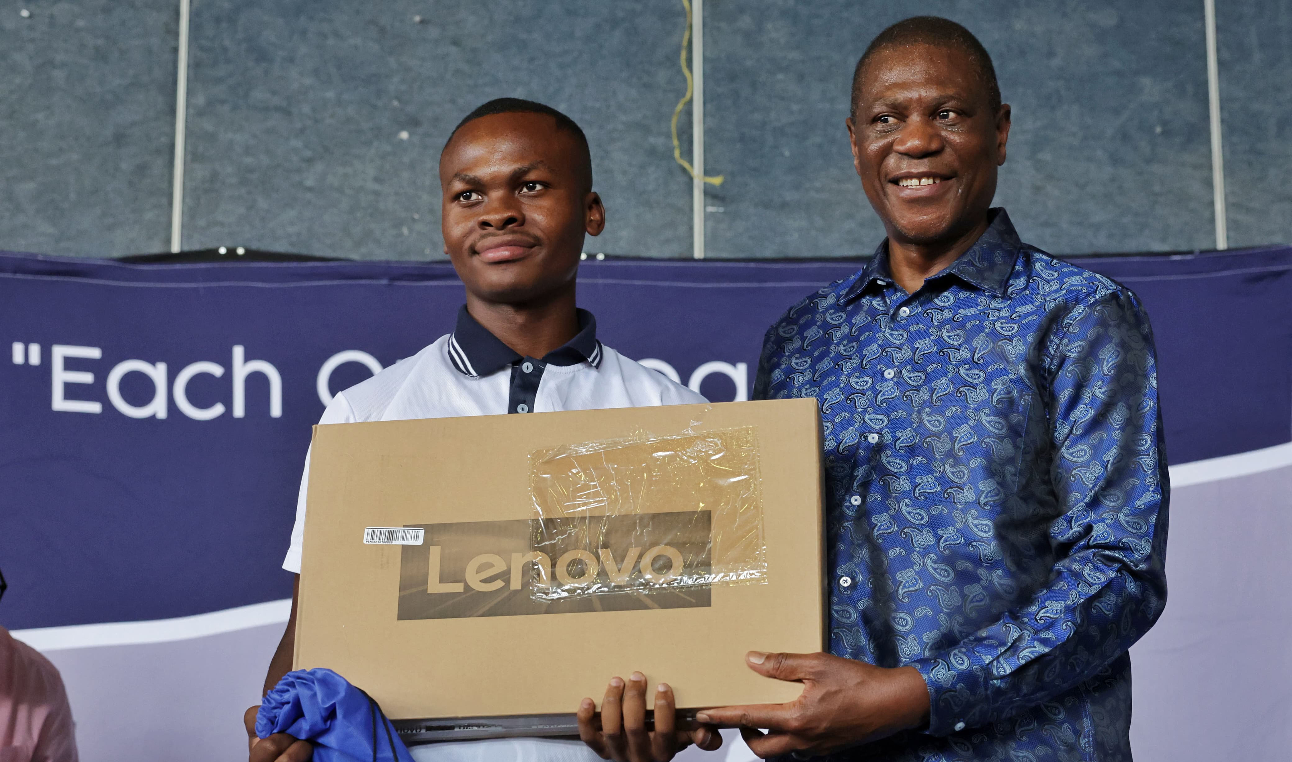President Paul Mashatile and Gauteng Premier Panyaza Lesufi hand over the Awards Certificates to Top Achieving Learners and Students in Alexandra
