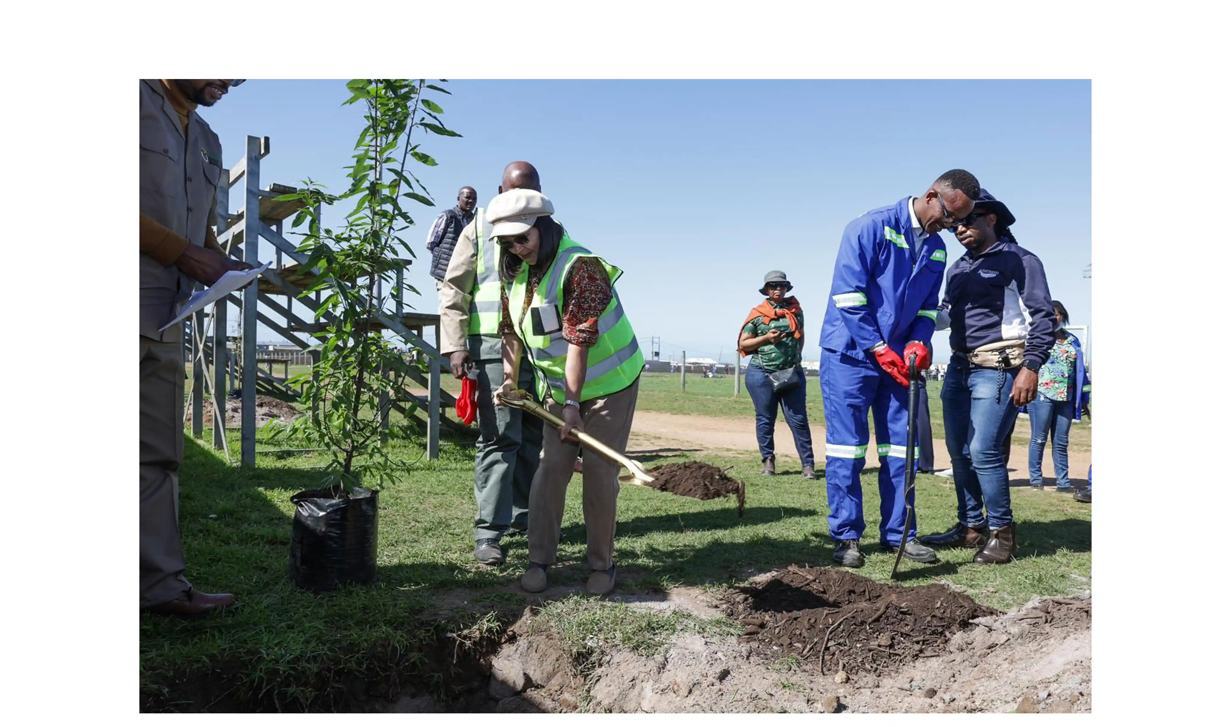 Minister Patricia de Lille leads the Clean Cities,Towns and Village Campaign in Zwelihle Township.